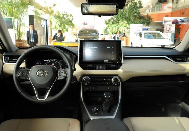 丰田Rav4荣放提车记，开了1个月，分享我用车感受