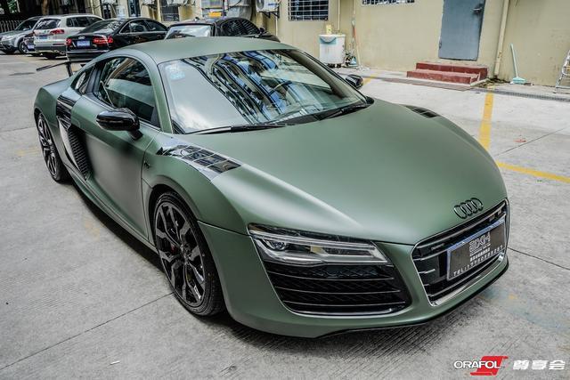 暴躁的奥迪R8