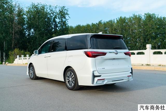 2020款别克GL8es653「改装雷神大包围+帝王蓝内饰」