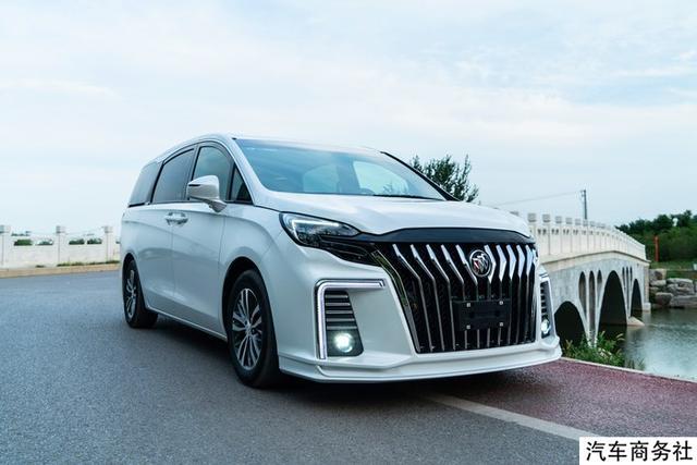 2020款别克GL8es653「改装雷神大包围+帝王蓝内饰」