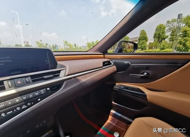 2020款雷克萨斯 300h 行政版 用车感受