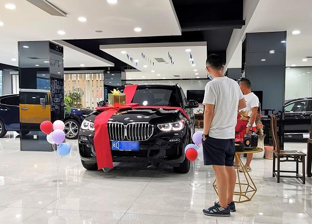 厦门平行进口X5提车作业：M运动豪华 70多万