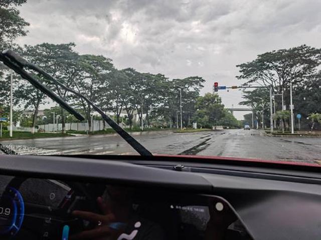 开新宝骏RC-6啥感觉？90后车主给出回答：像家人一样的陪伴