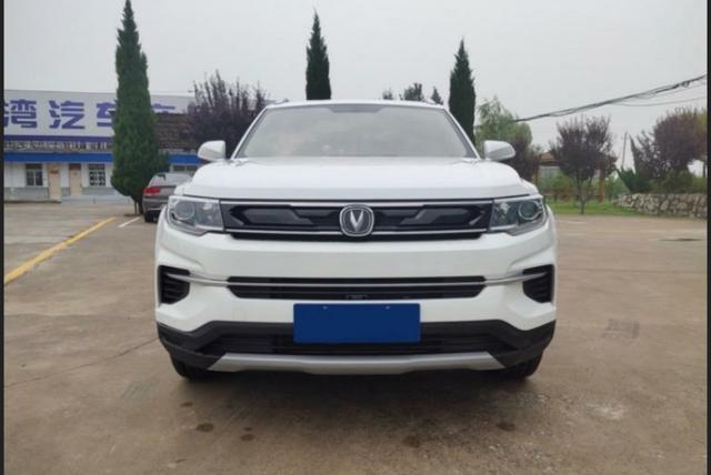 价格美丽的国产小宝马一长安cs35plus，颜值爆表动力强大