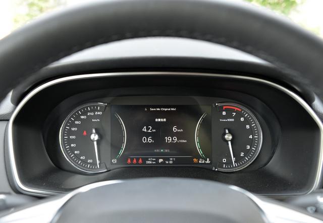 裸车15万提荣威RX8，行驶1280公里，作为车主谈感受