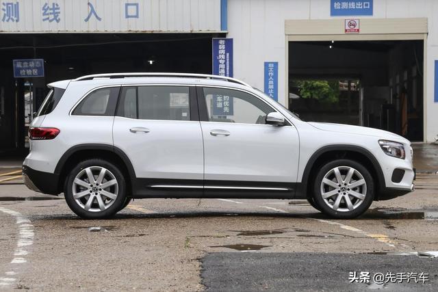 奔驰GLB200：七座家用SUV，动感舒适