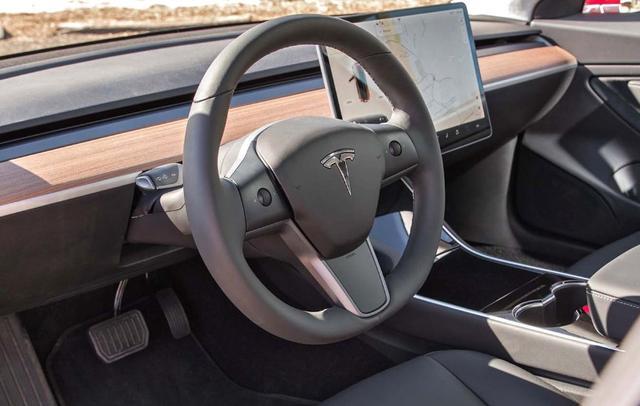 北京车主喜提国产特斯拉model3，坦言：等指标等了两年