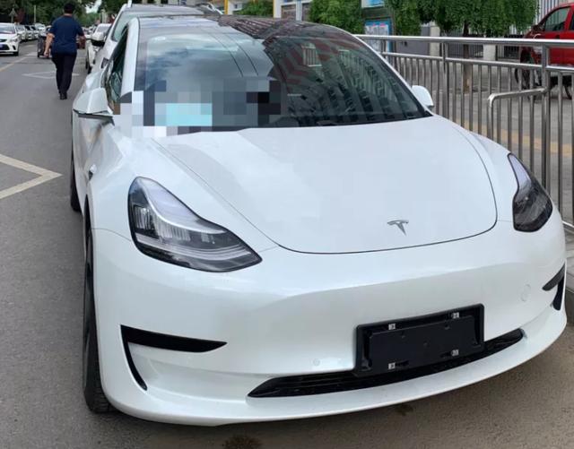 北京车主喜提国产特斯拉model3，坦言：等指标等了两年