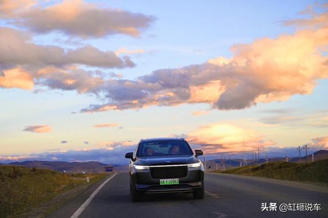 自驾川藏线的理想ONE和Model3，车主共鸣：增程式更香