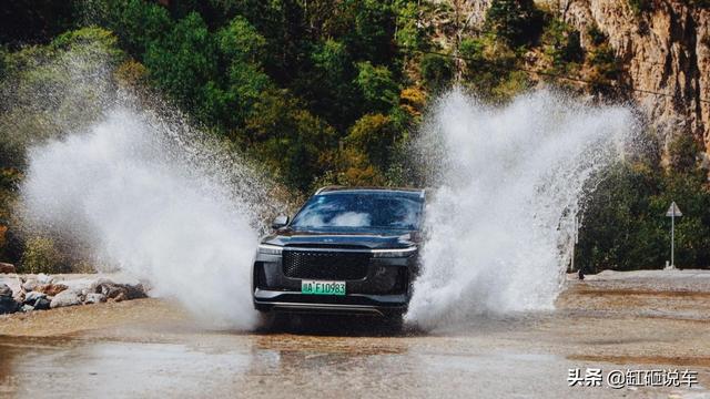 自驾川藏线的理想ONE和Model3，车主共鸣：增程式更香