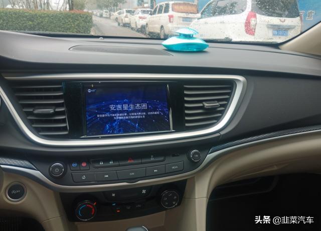 爱生活，爱小白