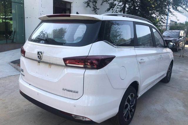 宝骏的“二胎车”，轴距近2米8配6座才5万多，不要利润了吗？
