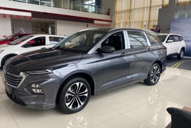 正式提车！五菱凯捷首批车主诞生，顶配12万，车主看中了什么？