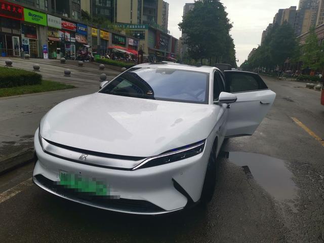 开着大汉，吃着火锅——人间值得