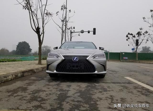 开了雷克萨斯ES，27万又提英菲尼迪Q50L，车主：差距大？