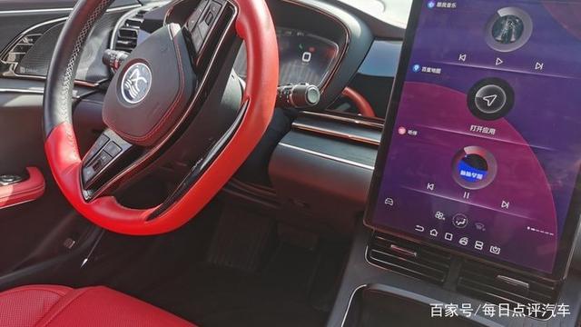 比亚迪汉的异味很大吗？它没沃尔沃S90好吗？车主说了小毛病