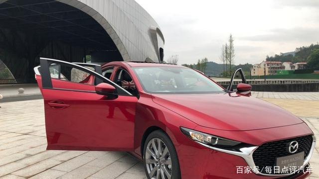 昂克赛拉的小毛病多吗？它的内饰差吗？车主4500公里后有话说