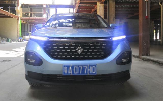 预算10w，认定了新宝骏RM5，长途驾驶800KM都不累，后排可当3人床