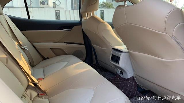 为什么这么多人喜欢凯美瑞？它落地242800元贵吗？