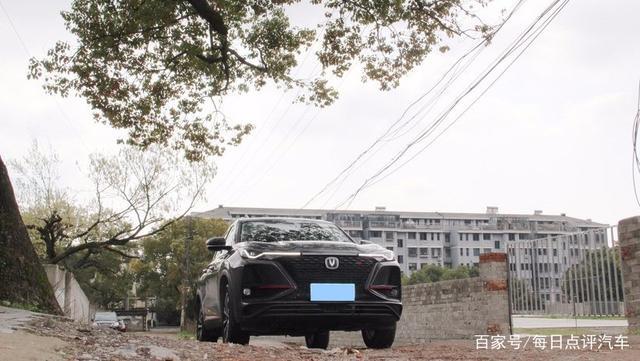 长安CS75plus落地15万贵吗？它很费油吗？车主说了缺点