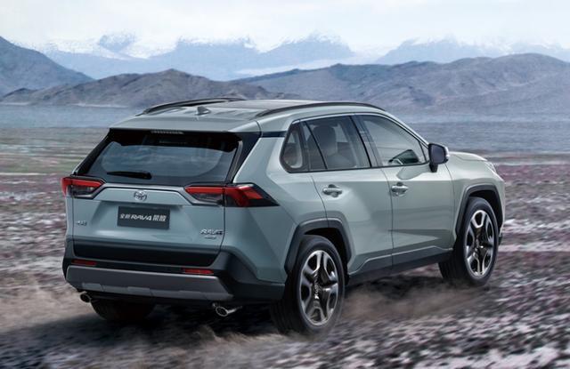 车友刚提了丰田RAV4，第一感觉：这车动力不行