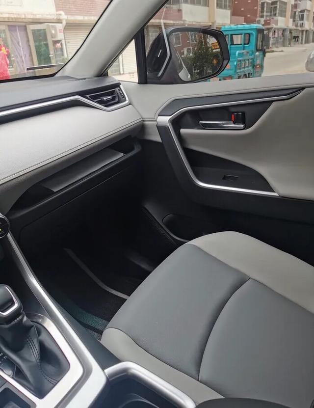 荣放依旧这么好看