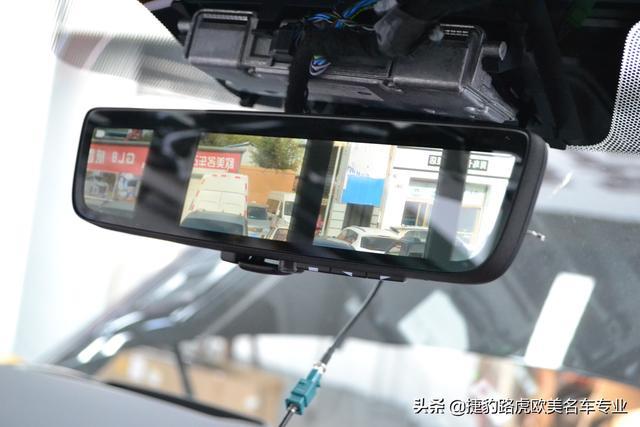 20款路虎揽胜运动来青岛改装原厂流媒体后视镜全车内饰改色