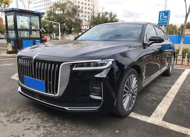 奔驰E260L车主37万提红旗H9，用车两周后表示：差别明显