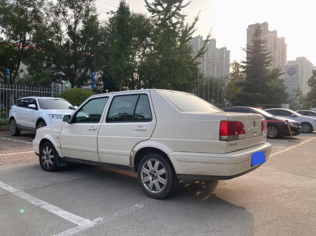 陕西车友开2004款白色捷达提途锐，时隔16年仍有大哥风范
