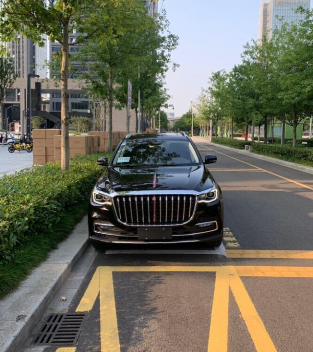 红旗HS7，车主：满意，3.0T V6发动机，轻松甩开汉兰达
