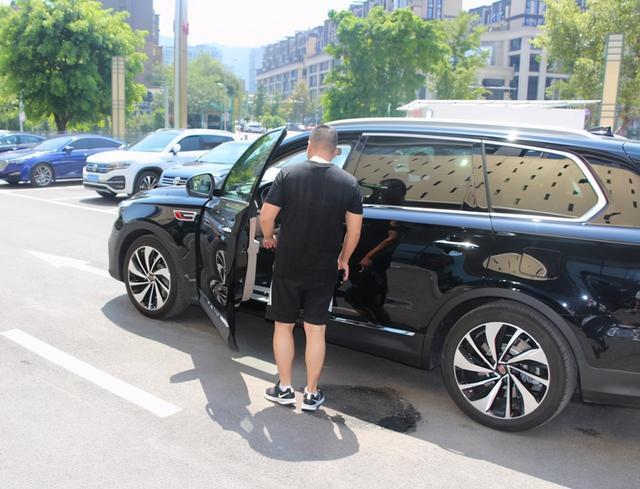 红旗HS7，车主：满意，3.0T V6发动机，轻松甩开汉兰达