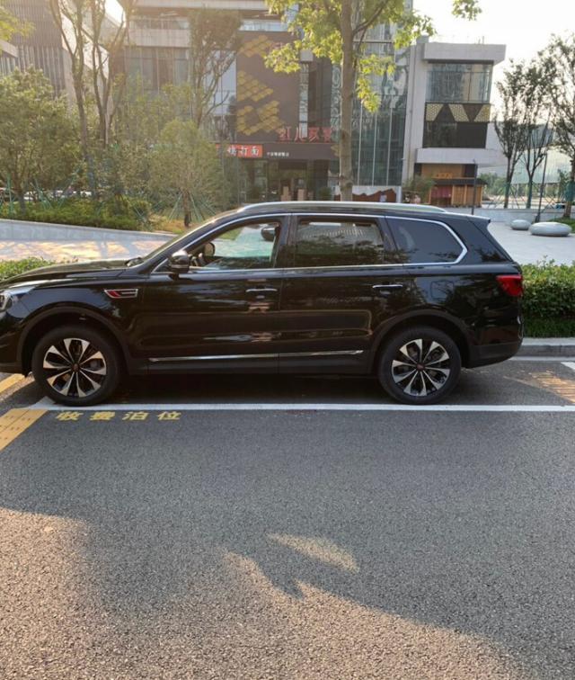 红旗HS7，车主：满意，3.0T V6发动机，轻松甩开汉兰达