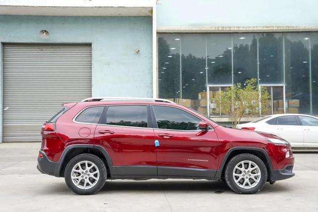 12万买更城市化的Jeep，空间配置实用，满是更好的感受