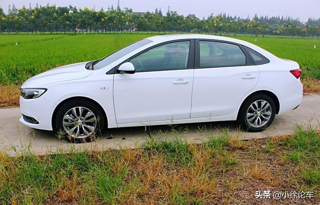 90后小伙喜提别克英朗，平均6个油，月入四千，养车用车无压力