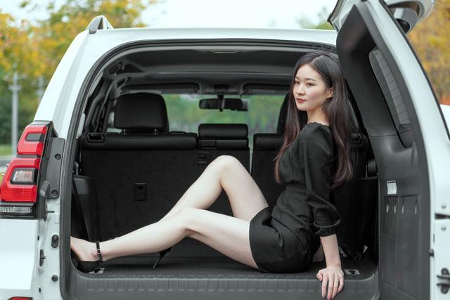 00后表妹选购普拉多3500，性感画风 惊艳呈现
