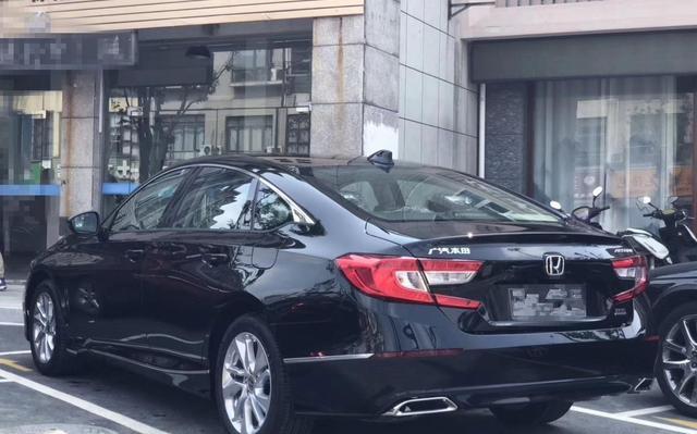 放弃帕萨特20多万买了雅阁，用车一段时间后，车主说出真实感受