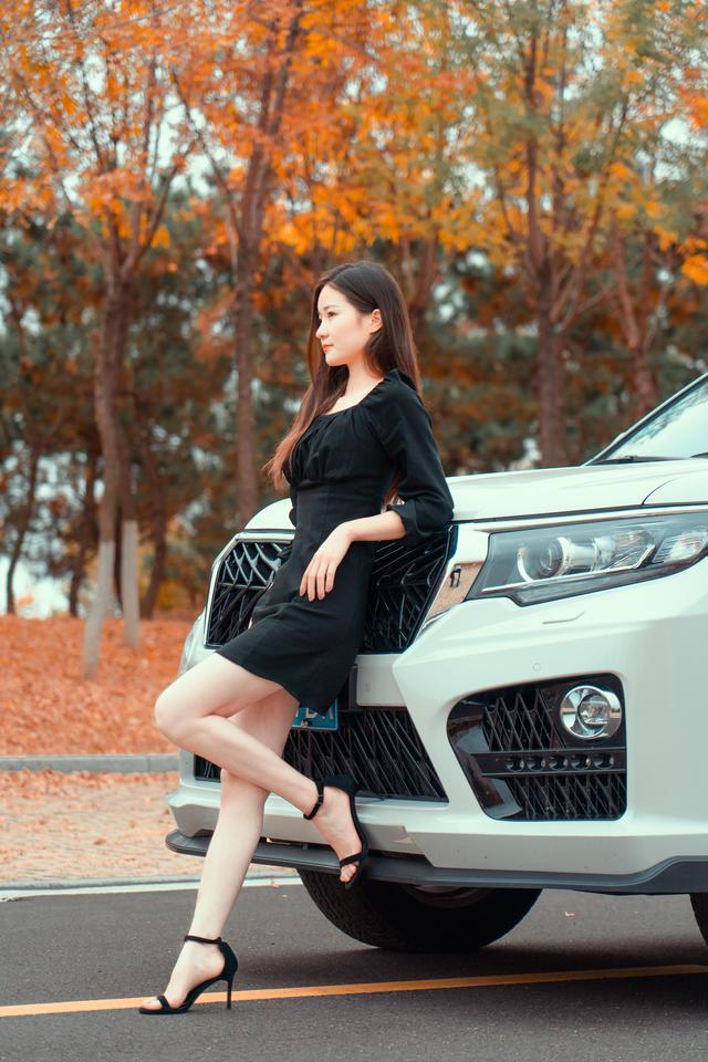 00后表妹选购普拉多3500，性感画风 惊艳呈现