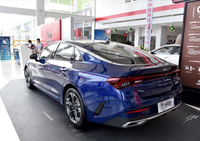 全新起亚K5提车，落地16万，2.0T+8AT，看啥本田雅阁