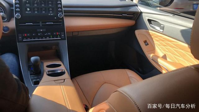 亚洲龙的动力弱吗？它的异味大吗？车主1万公里后有话说