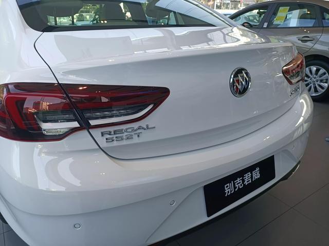 金秋十一，君威同行