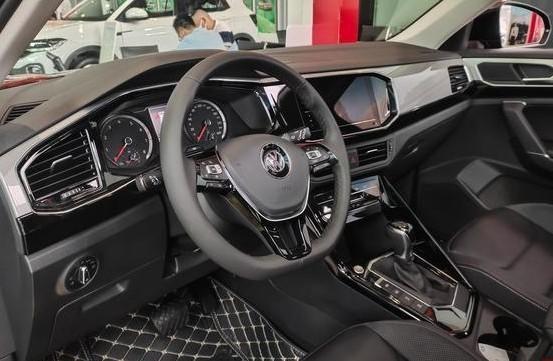 喜提大众探岳！用车1w公里后谈感受：油耗低！1.4T动力够用