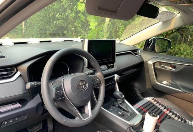 24万提了辆丰田RAV4荣放，开了5890公里，车主有话要说