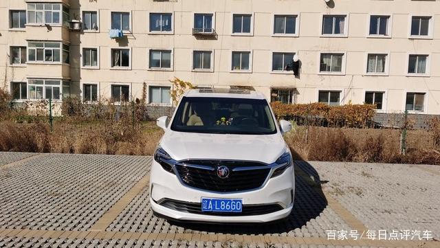 别克GL8耗油吗？它的小毛病多吗？车主4590公里后说了缺点