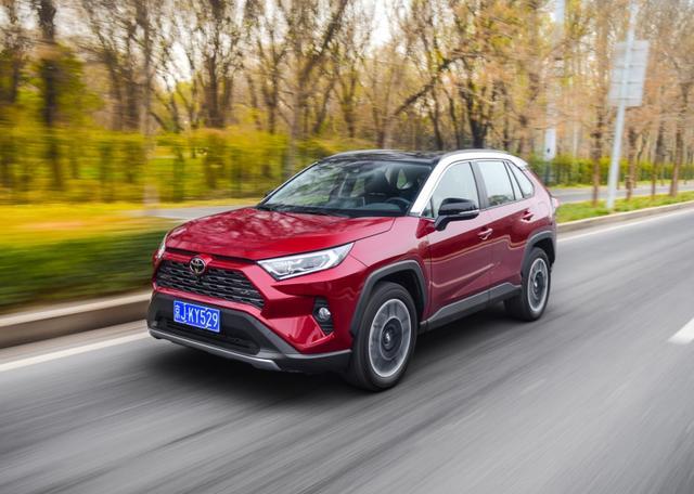 24万提了辆丰田RAV4荣放，开了5890公里，车主有话要说