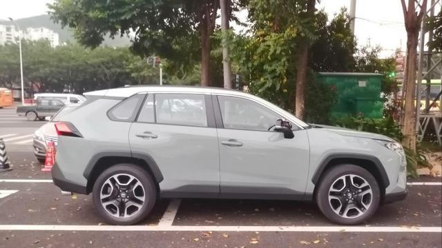 23万喜提全新丰田RAV4荣放，车主详细给出用车感受