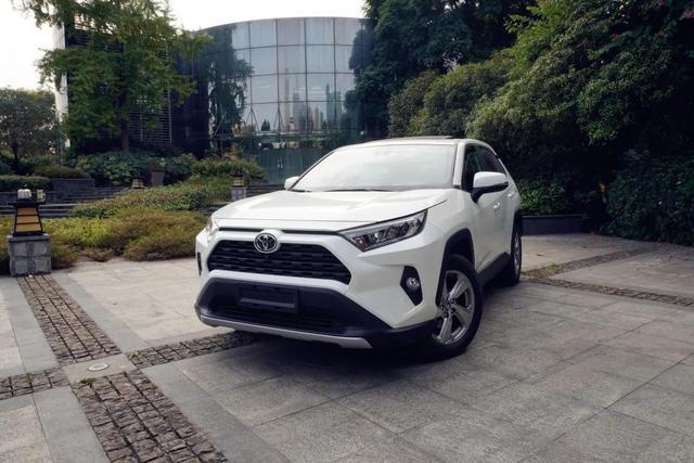 RAV4荣放提车作业：落地究竟多少钱？
