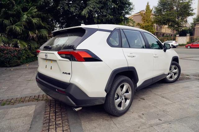 RAV4荣放提车作业：落地究竟多少钱？