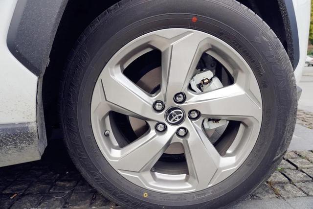 RAV4荣放提车作业：落地究竟多少钱？