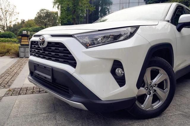 RAV4荣放提车作业：落地究竟多少钱？