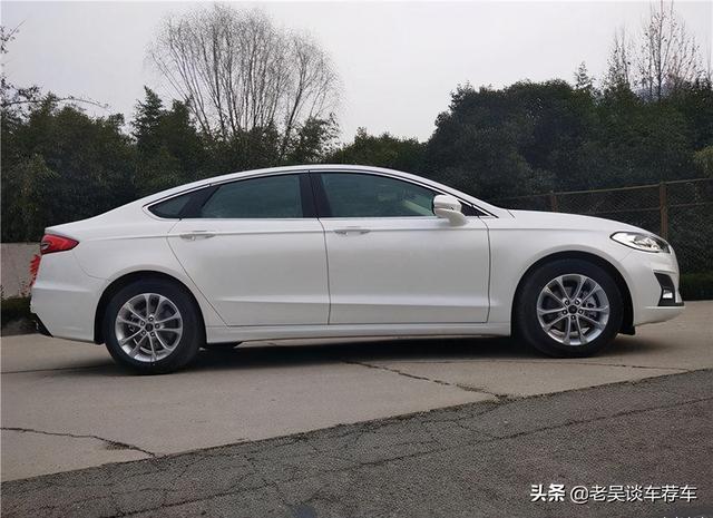 裸车25万提辆大众迈腾，对比曾开过的福特蒙迪欧，车主说出实话